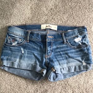 Medium Wash Hollister Shorts, Size 3
